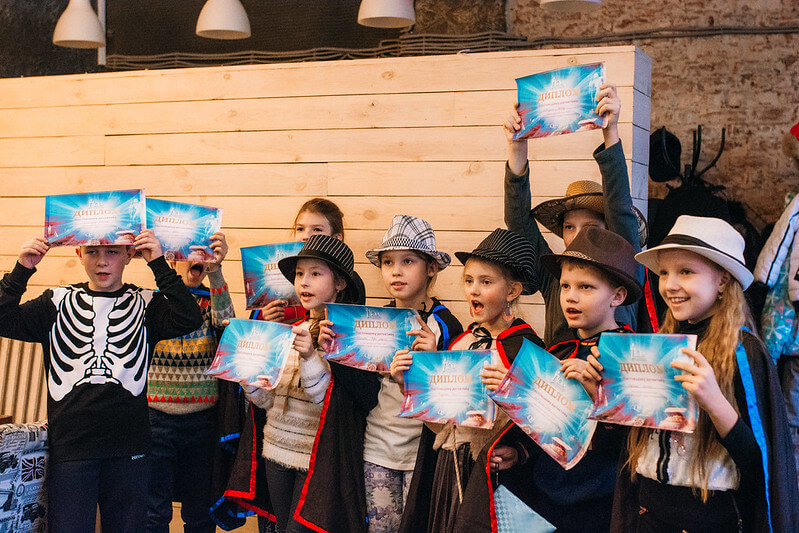 Как отметить Новый год классом — идеи для младших школьников в Калининграде