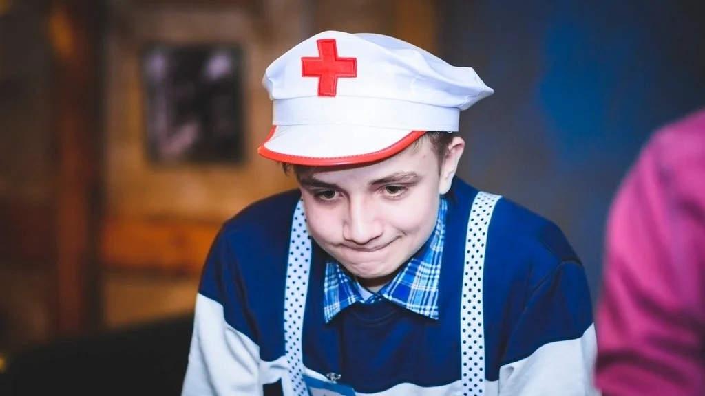 Квест на 23 февраля для детей «Психушка»: врач обнаружил, что терапия добра не действует.